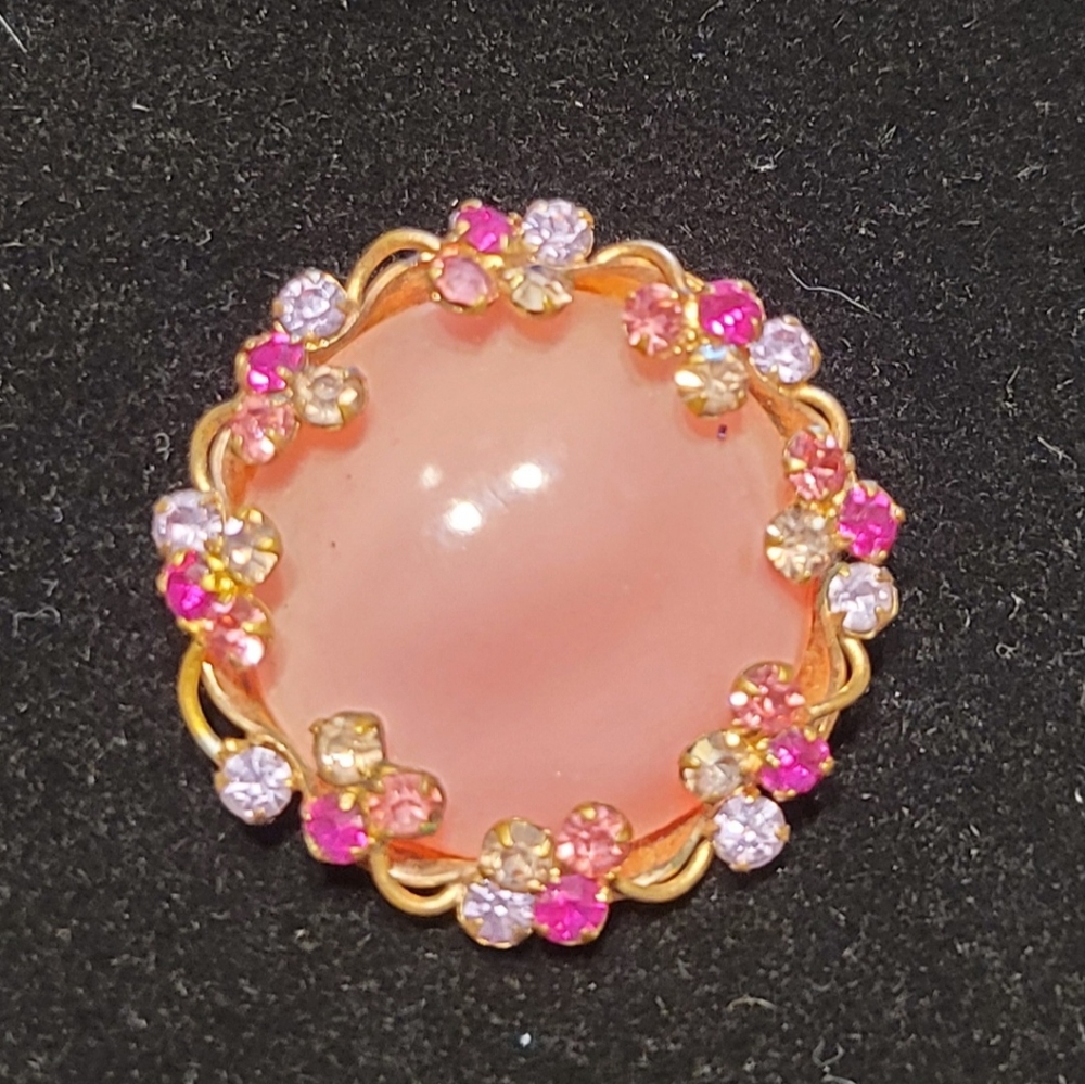 Pink Brooch With Elegant Scroll And Rhinestones